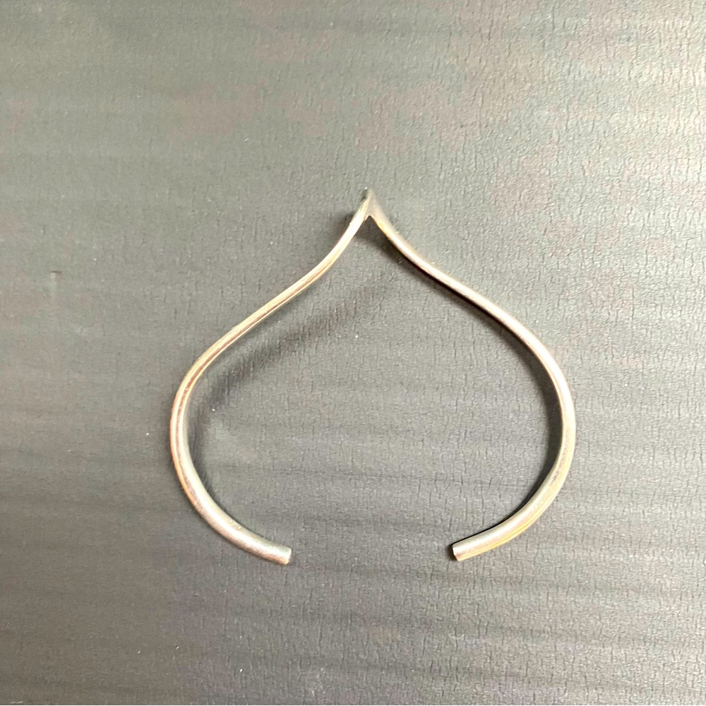 925 silver wavy bangle 6.50”